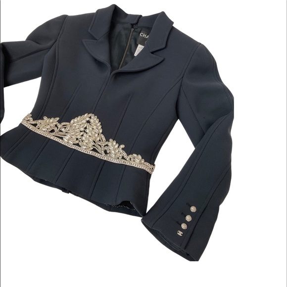 Chanel 2002 Autumn collection full suit with crystal details. Stunning! - Picture 5 of 16